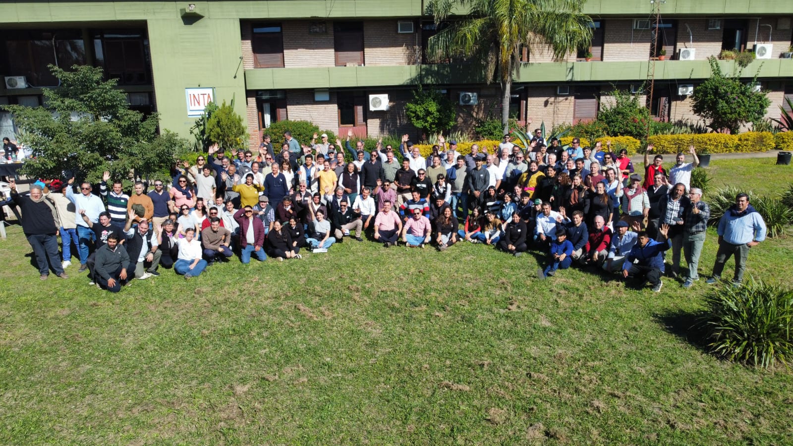 Participantes del lanzamiento de la plataforma. 
